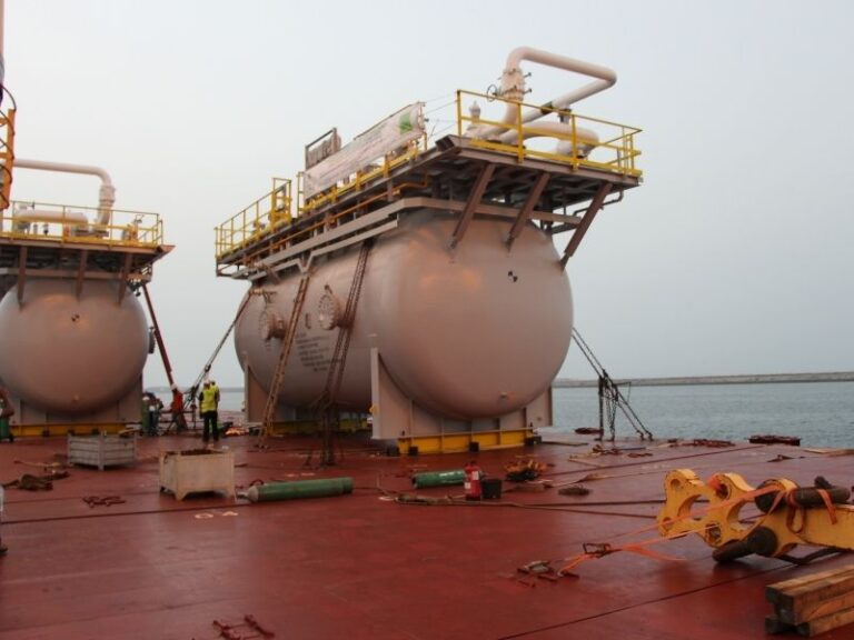 Seaport / Onboard Lashing Services